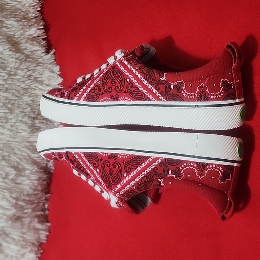 Cariuma Oca Low Red Bandana Canvas Sneaker Unisex - Picture 6 of 11